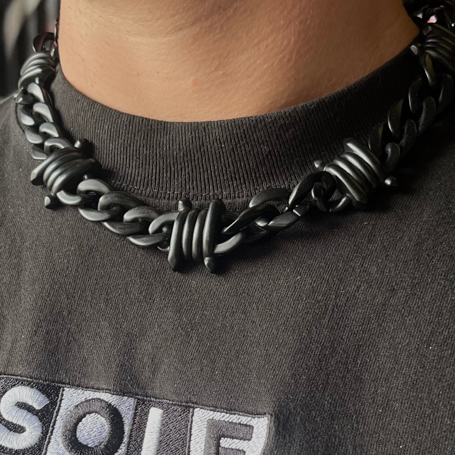 Acrylic Barbwire Chains - 20" | Stylish Jewelry | Durable Accessory